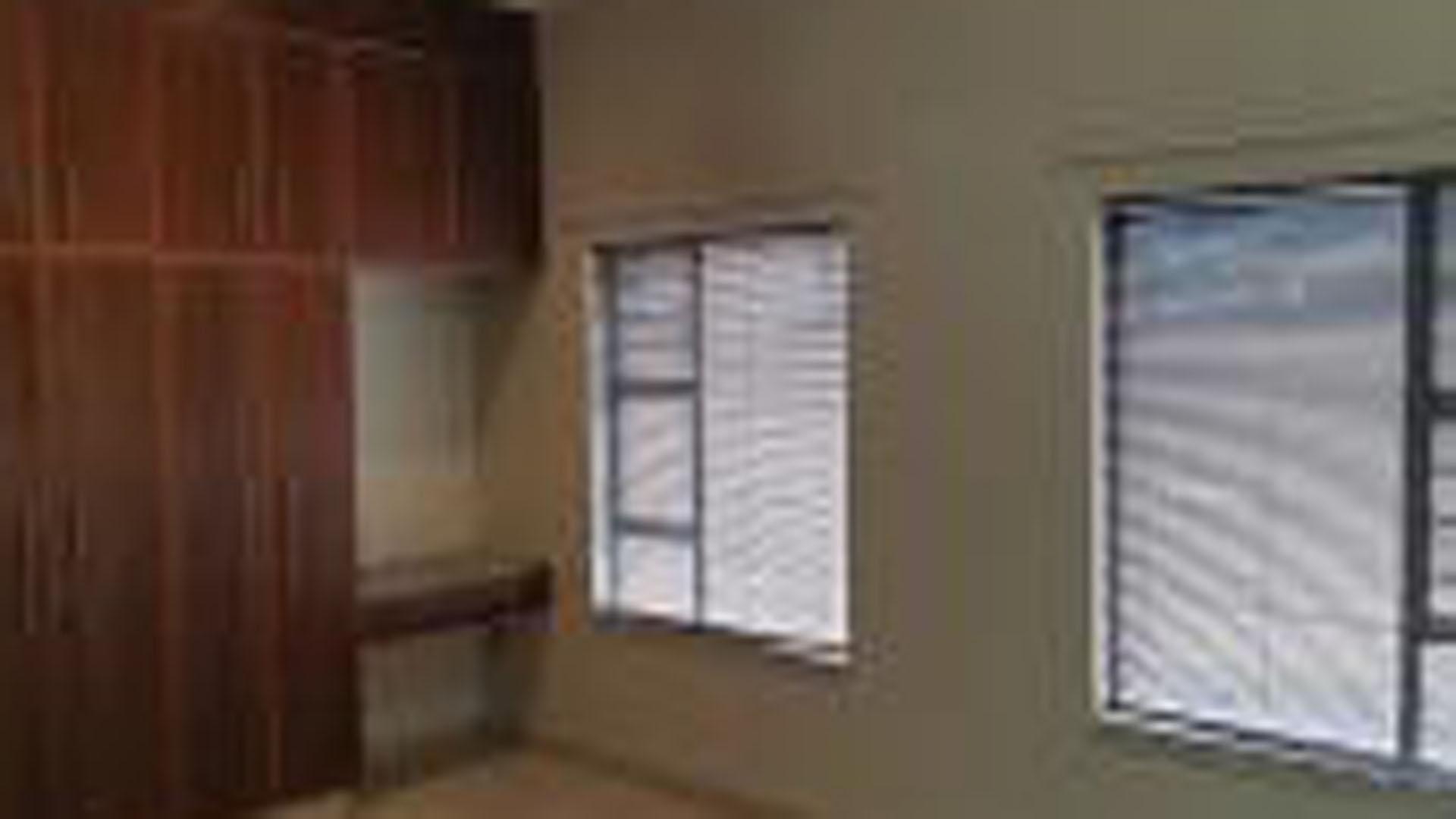 Main Bedroom - 25 square meters of property in Baillie Park