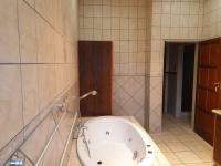 Main Bathroom - 11 square meters of property in Baillie Park