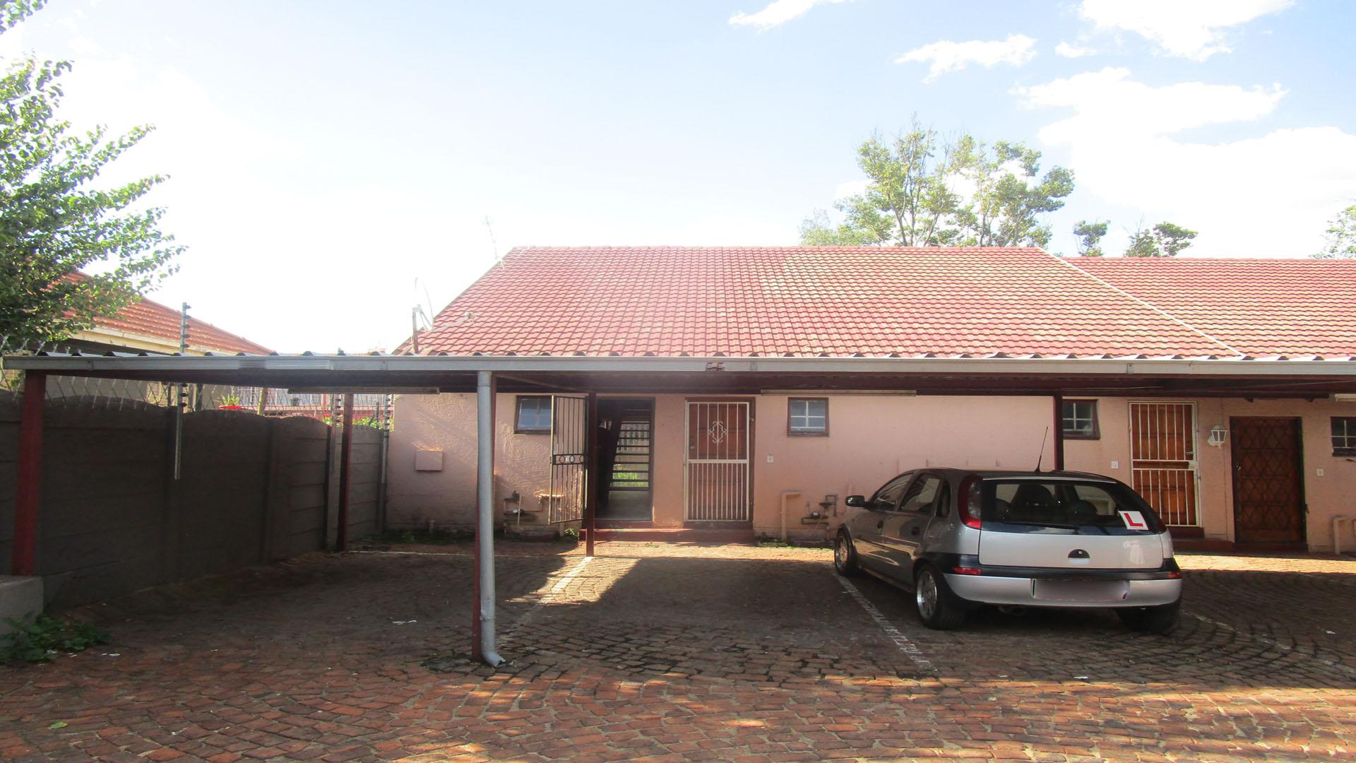 Front View of property in Randburg