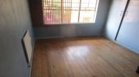 Bed Room 1 - 13 square meters of property in Randburg