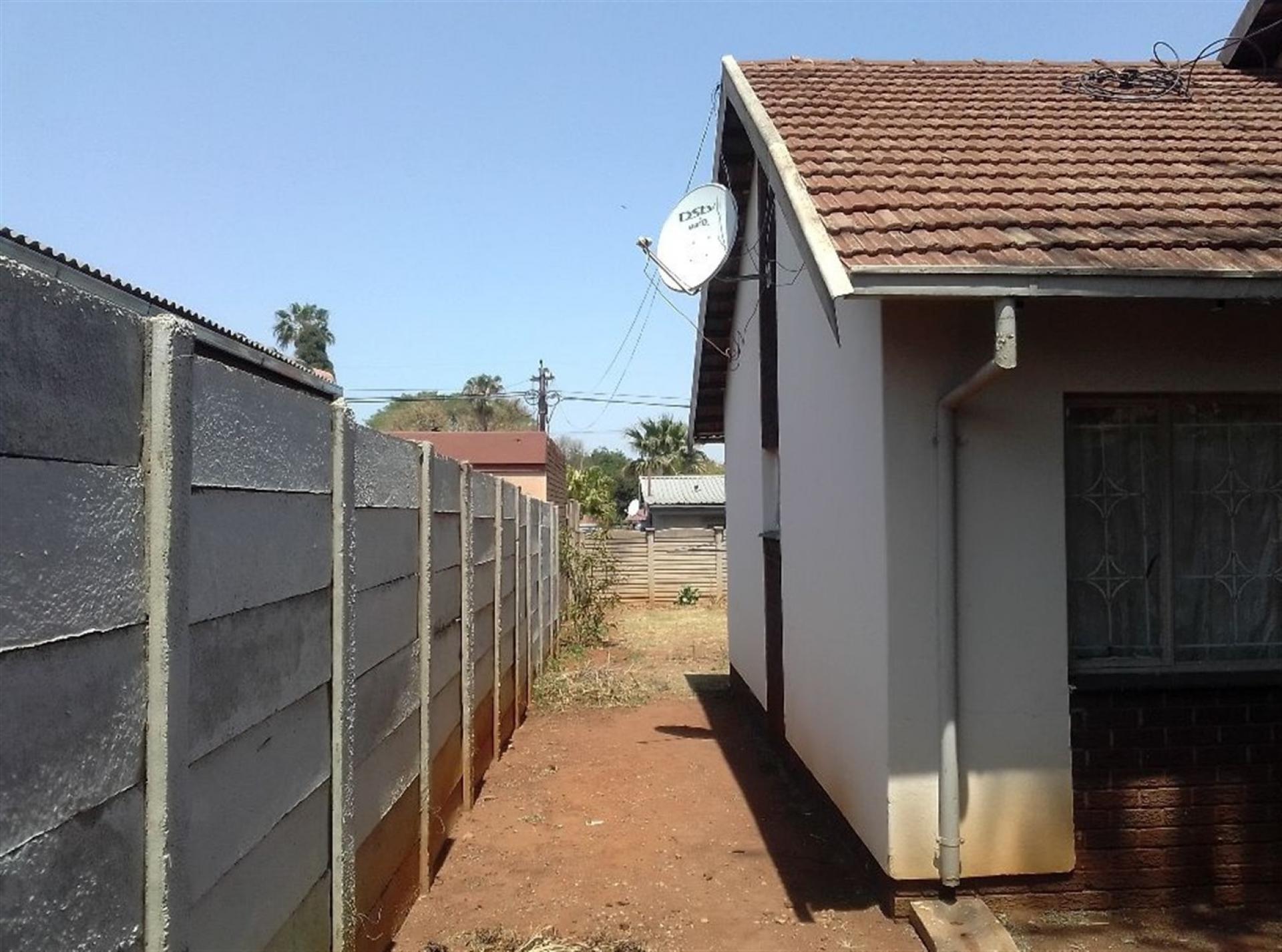 Front View of property in Silverton
