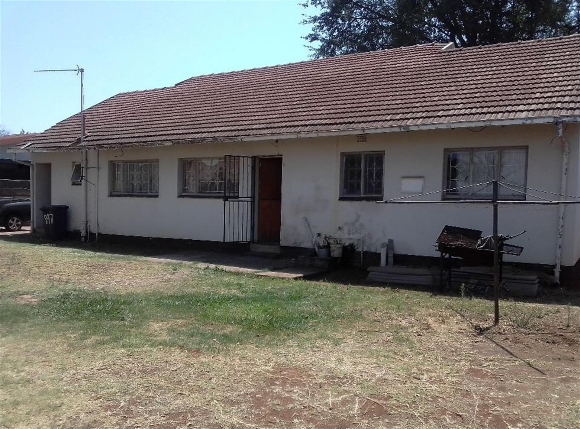 Front View of property in Silverton