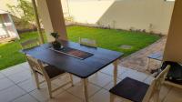 Patio - 9 square meters of property in Mooikloof Gardens