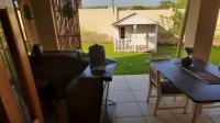 Patio - 9 square meters of property in Mooikloof Gardens