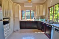 Kitchen - 29 square meters of property in Queensburgh