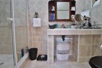 Bathroom 1 - 6 square meters of property in Queensburgh