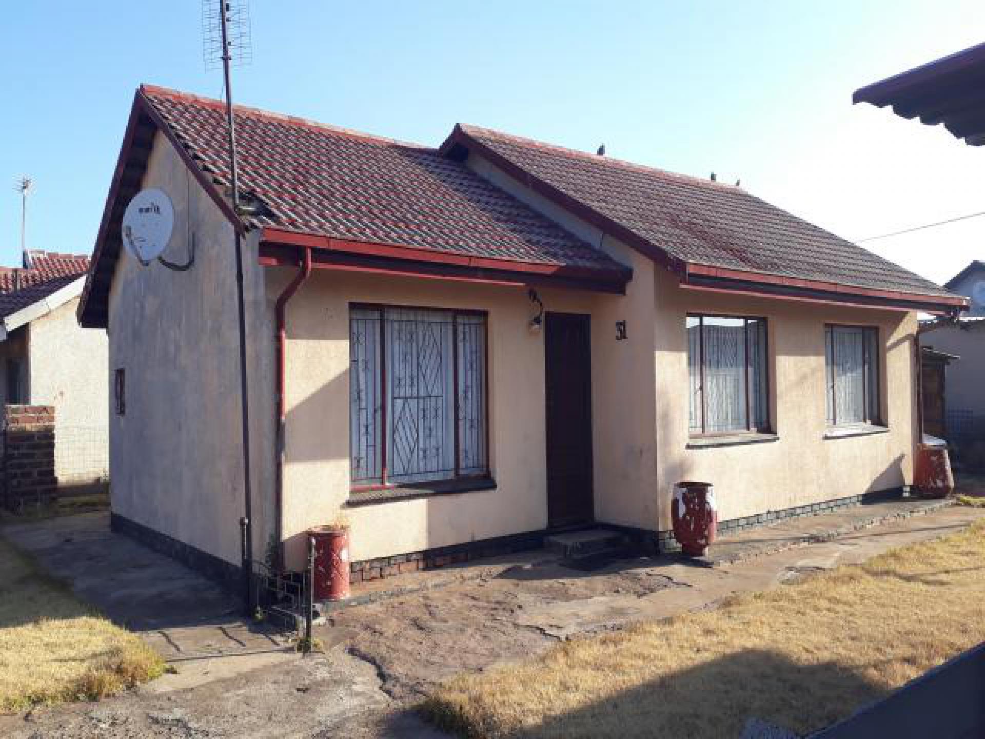 Front View of property in Kwazamokuhle