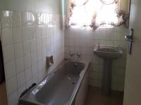 Bathroom 1 of property in Kwazamokuhle