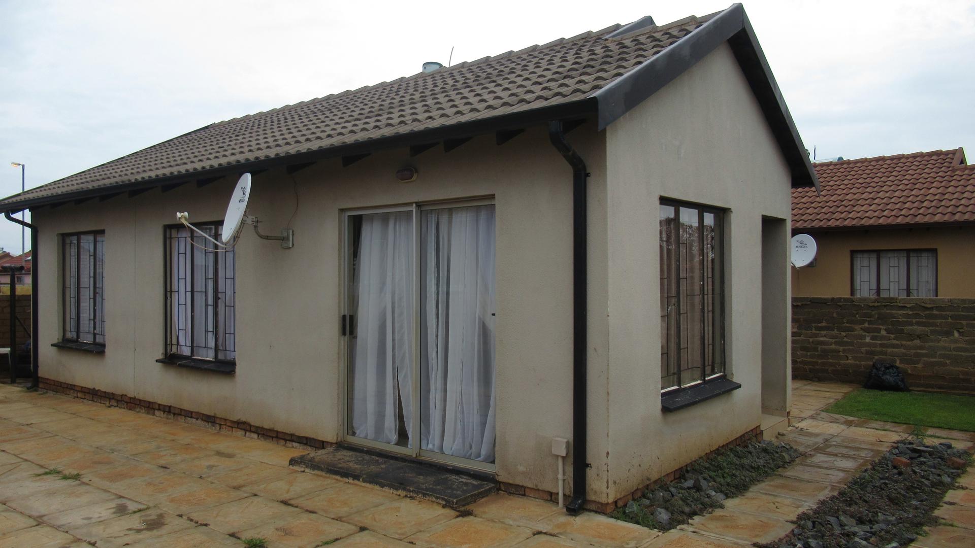 Front View of property in Soshanguve