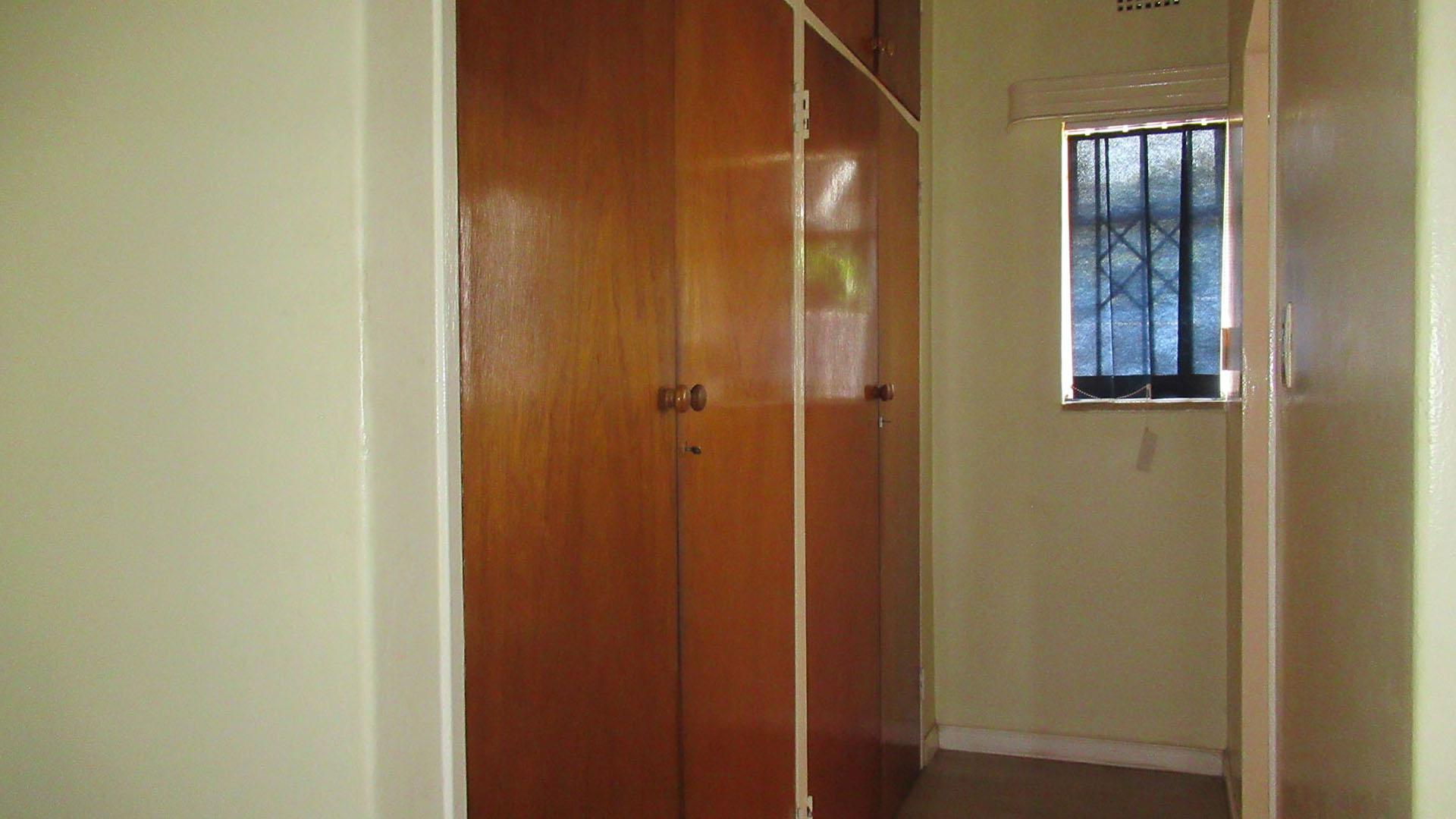 Main Bedroom - 22 square meters of property in Mindalore