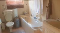 Bathroom 2 - 8 square meters of property in Port Nolloth