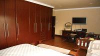 Main Bedroom - 25 square meters of property in Elandsfontein JR