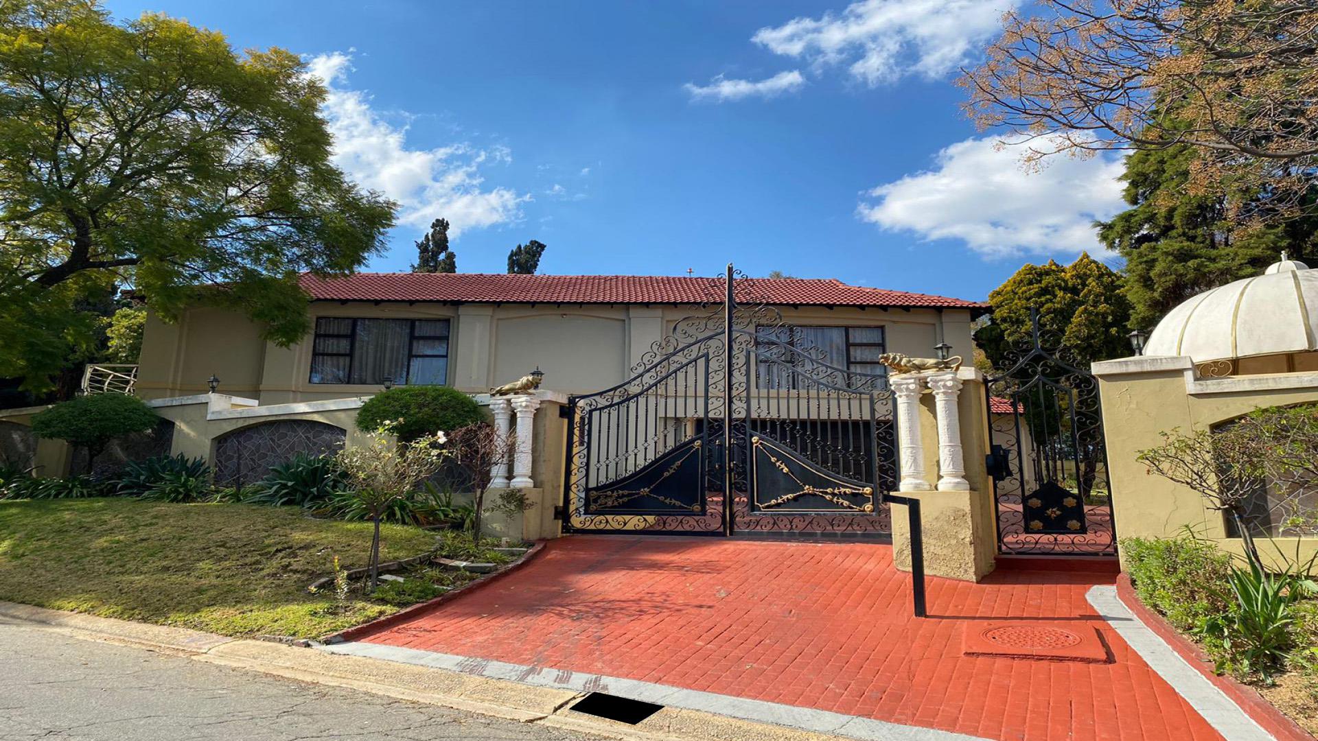 Front View of property in Gallo Manor