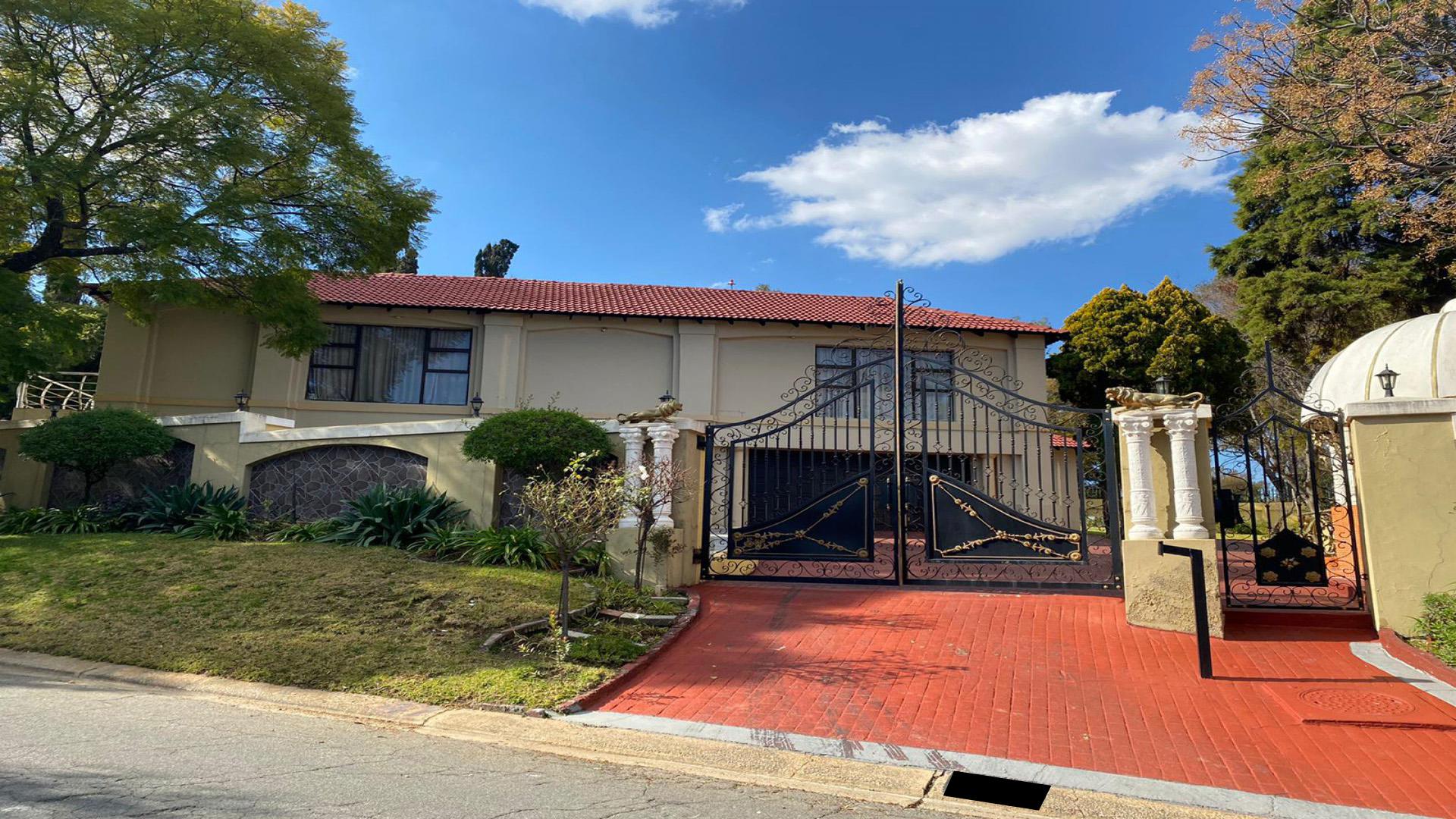 Front View of property in Gallo Manor