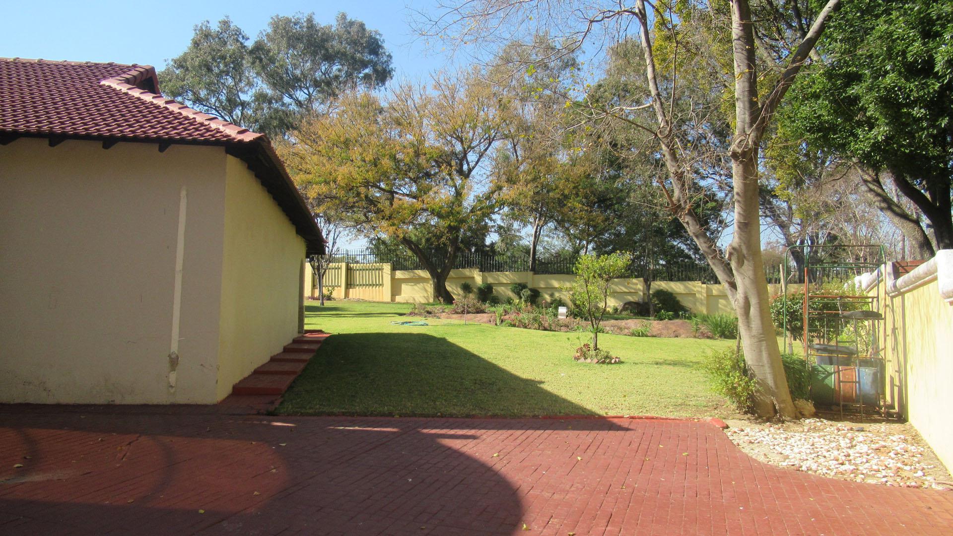 Front View of property in Gallo Manor