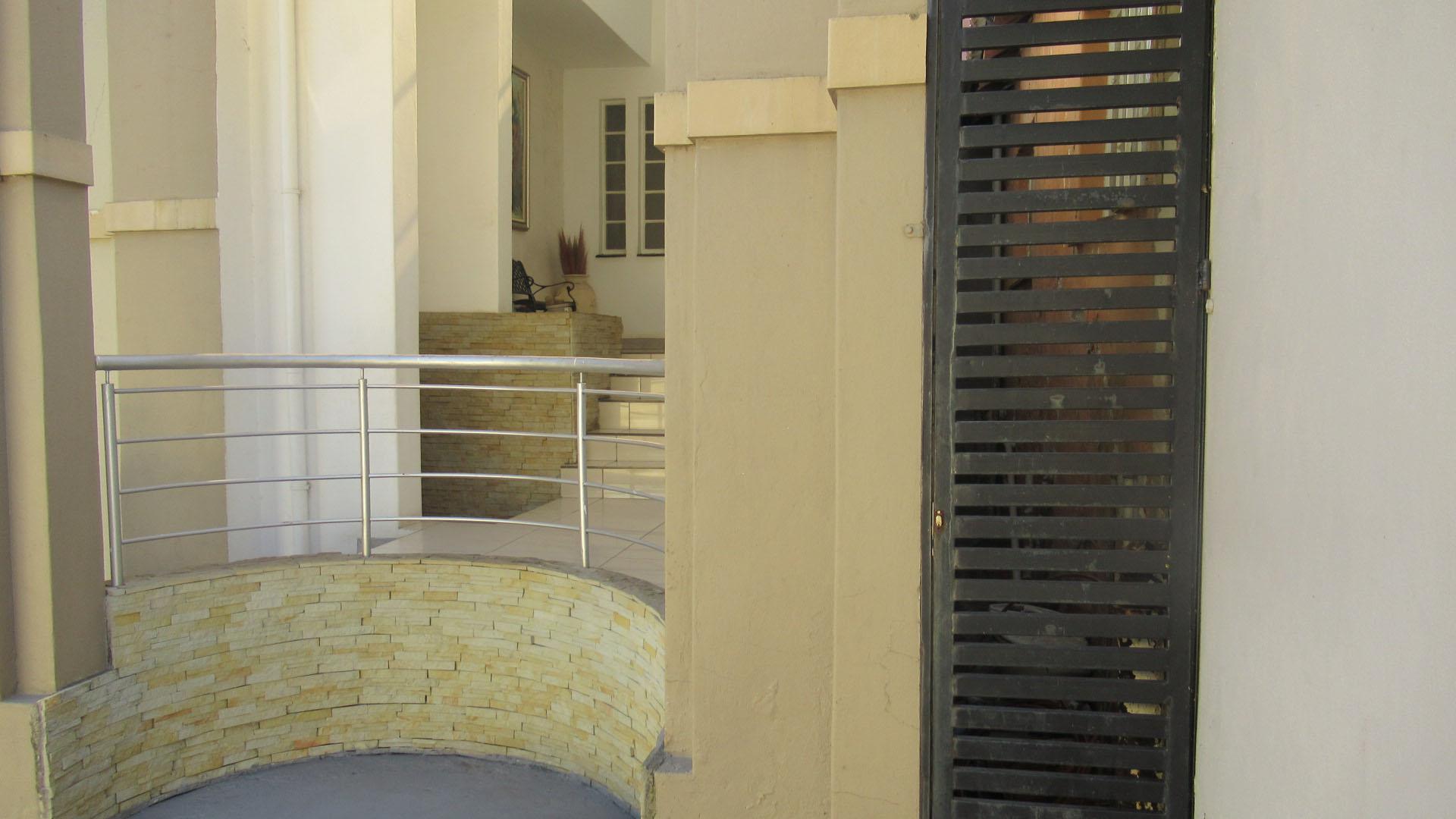 Spaces of property in Gallo Manor