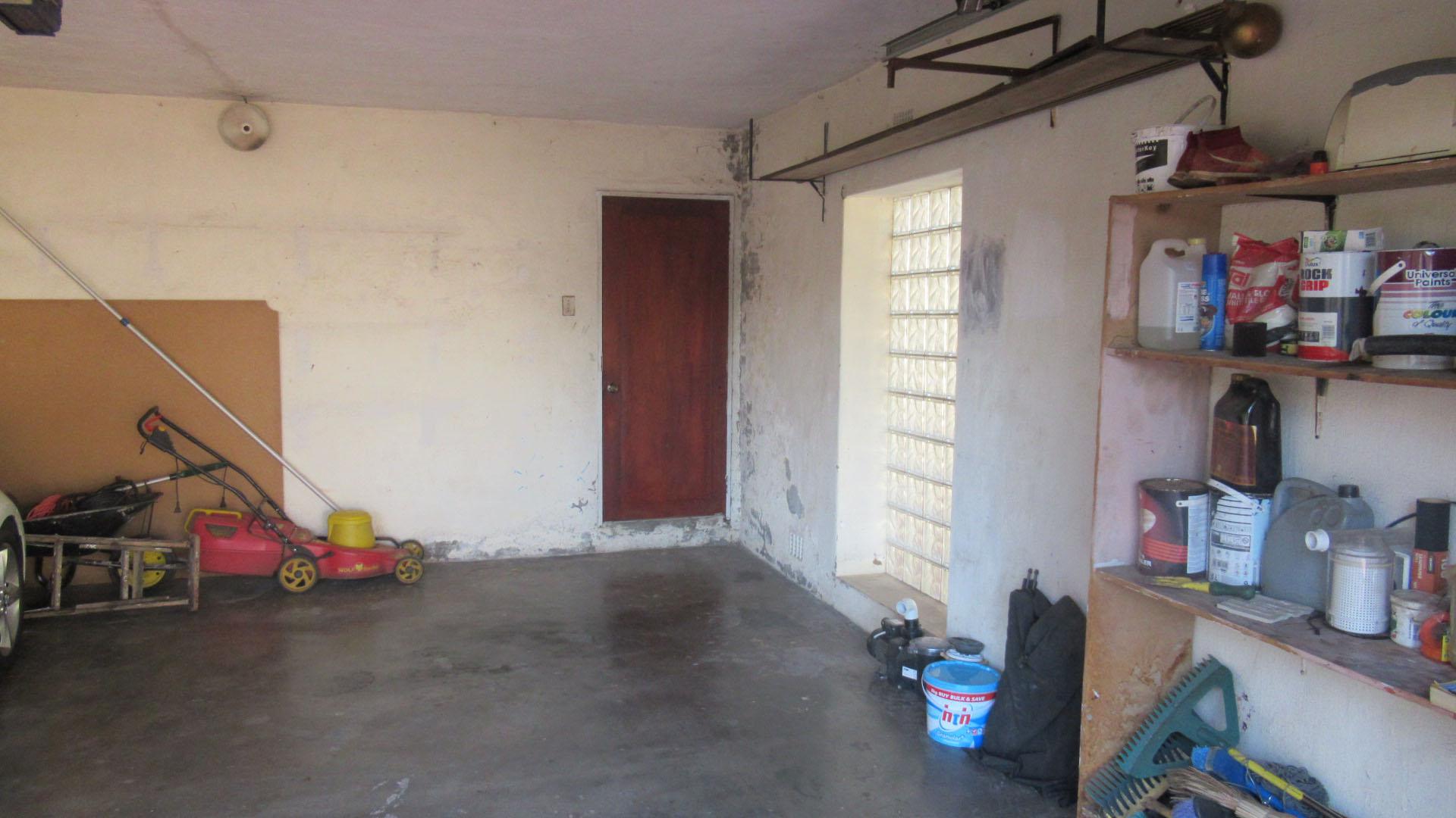Spaces of property in Gallo Manor
