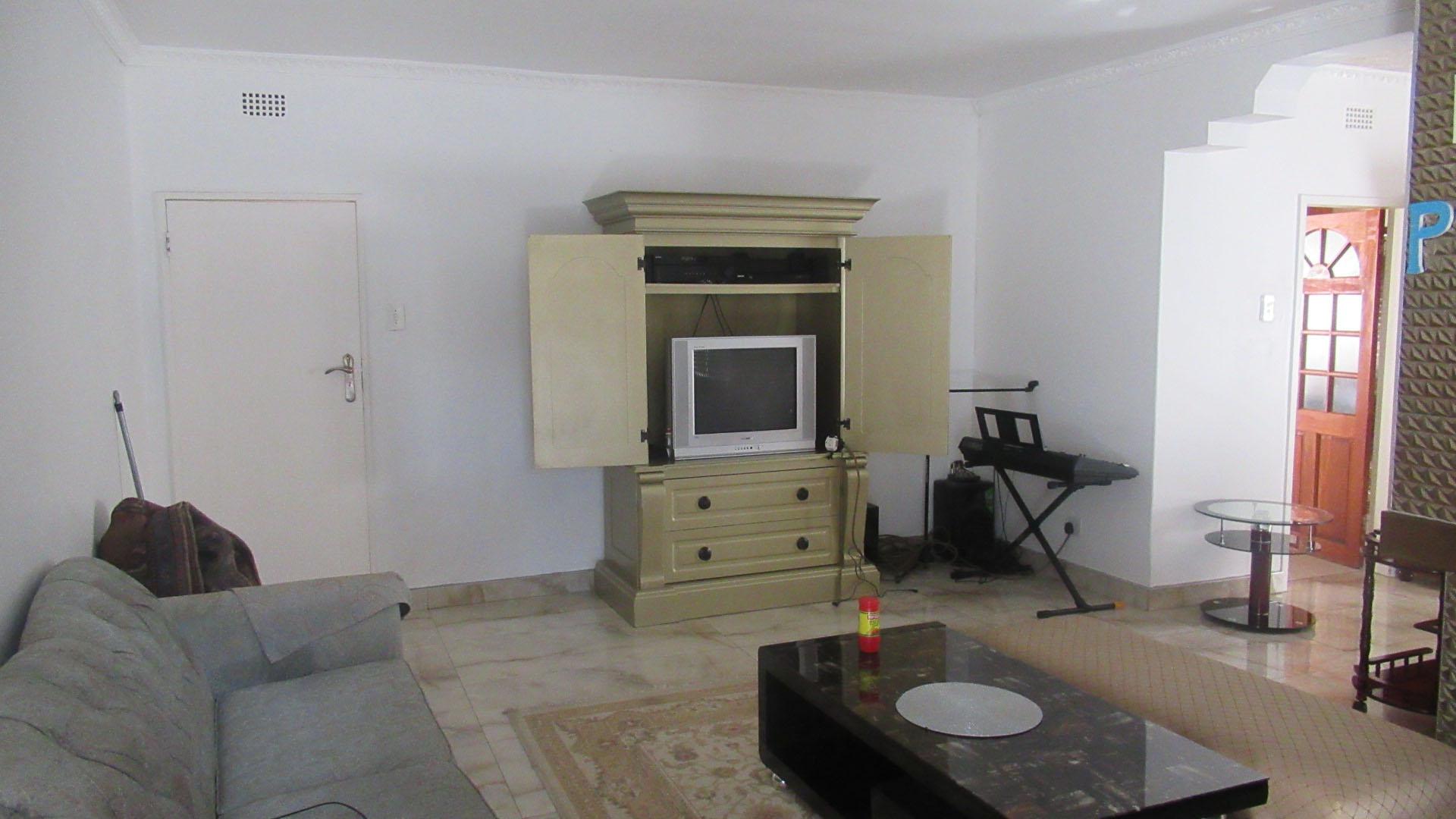 Lounges of property in Gallo Manor