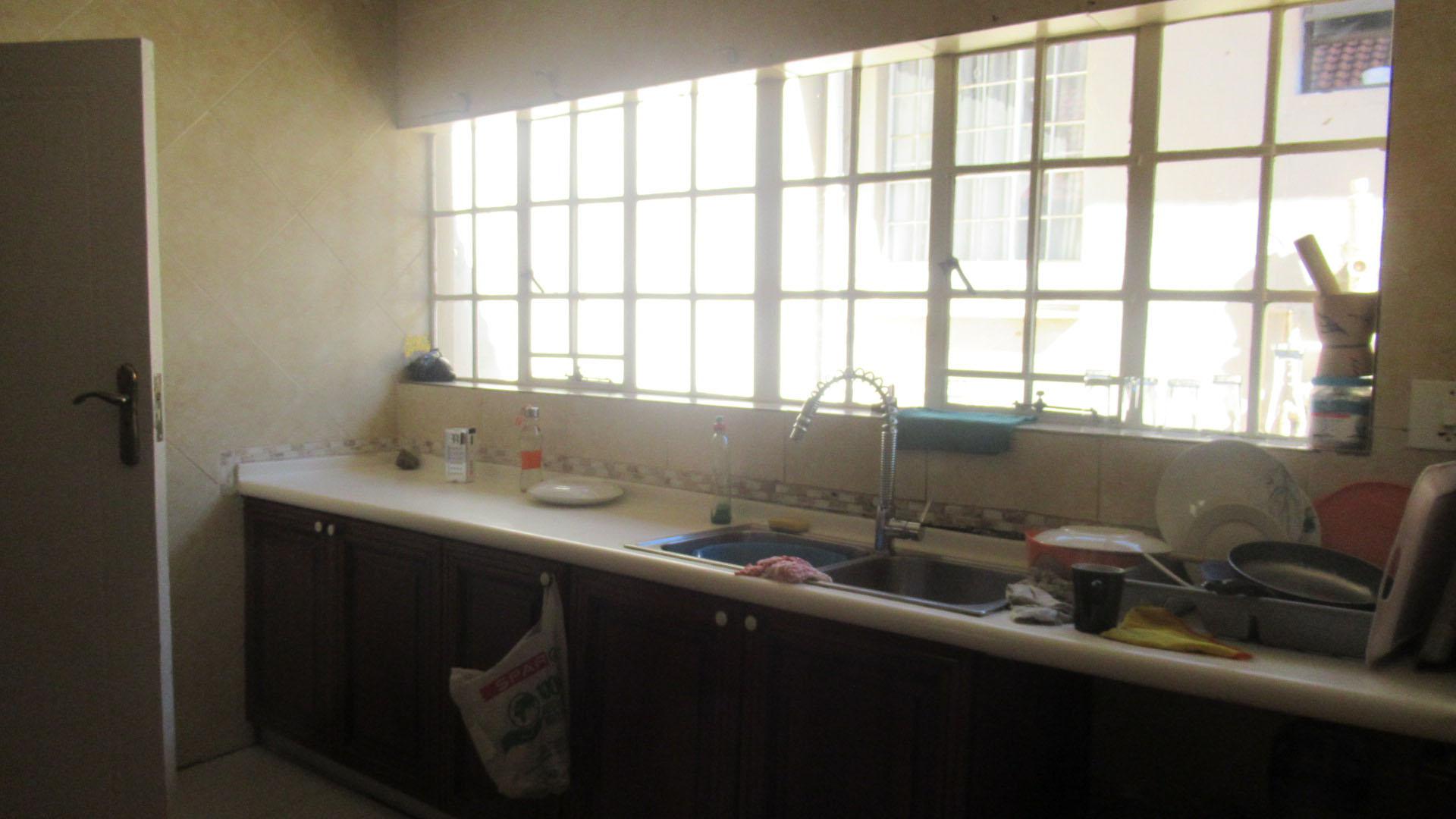Kitchen of property in Gallo Manor
