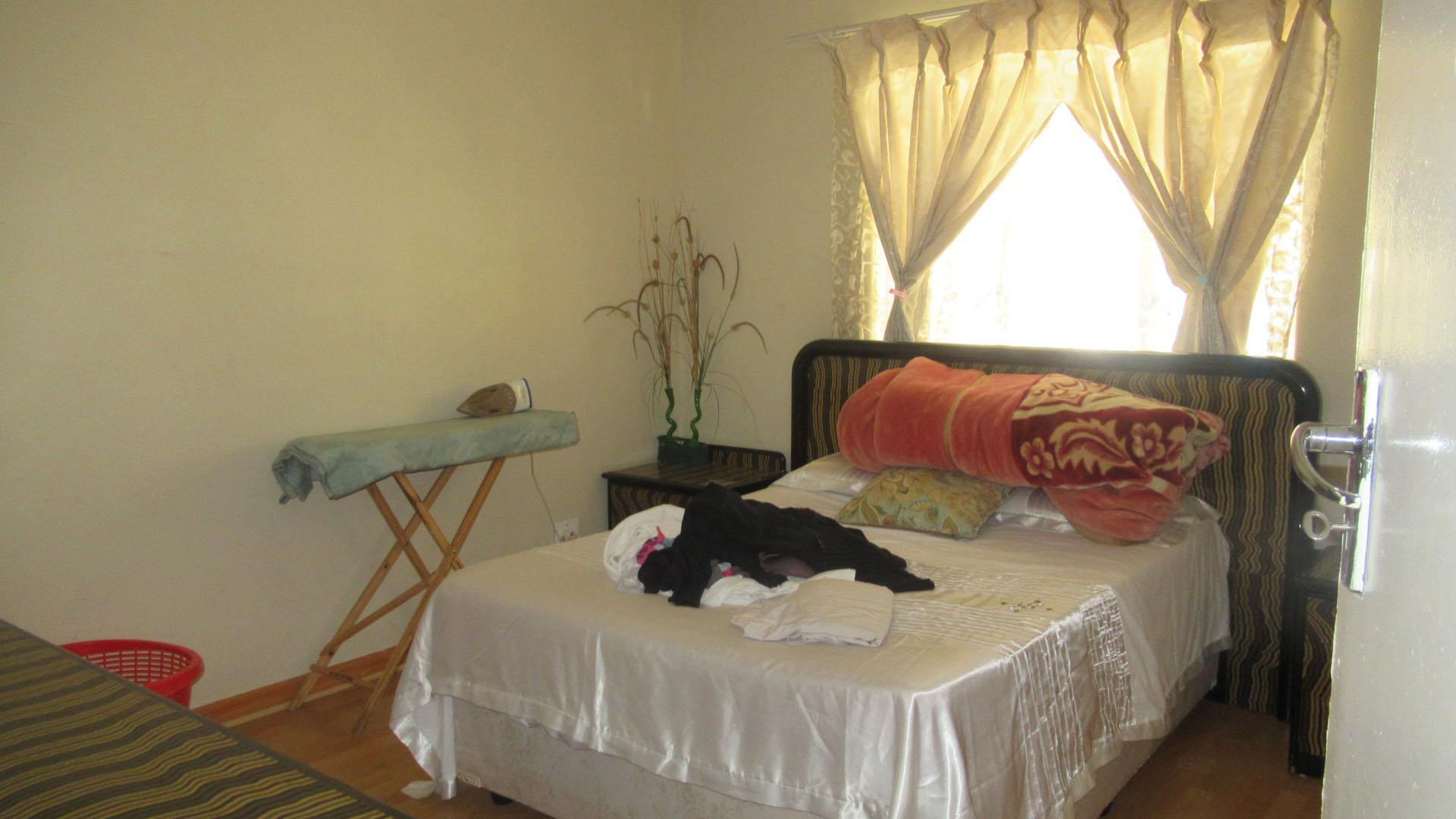 Bed Room 1 of property in Gallo Manor