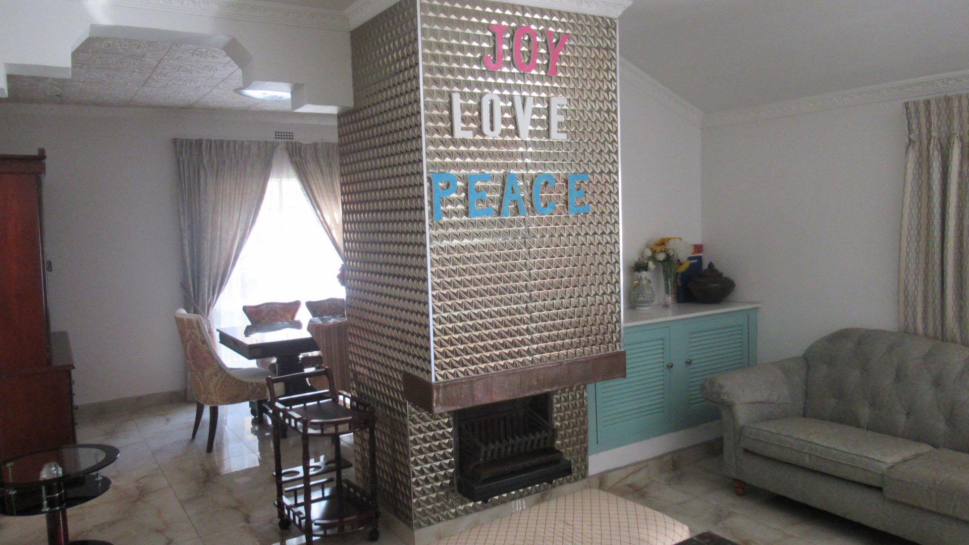 Rooms of property in Gallo Manor
