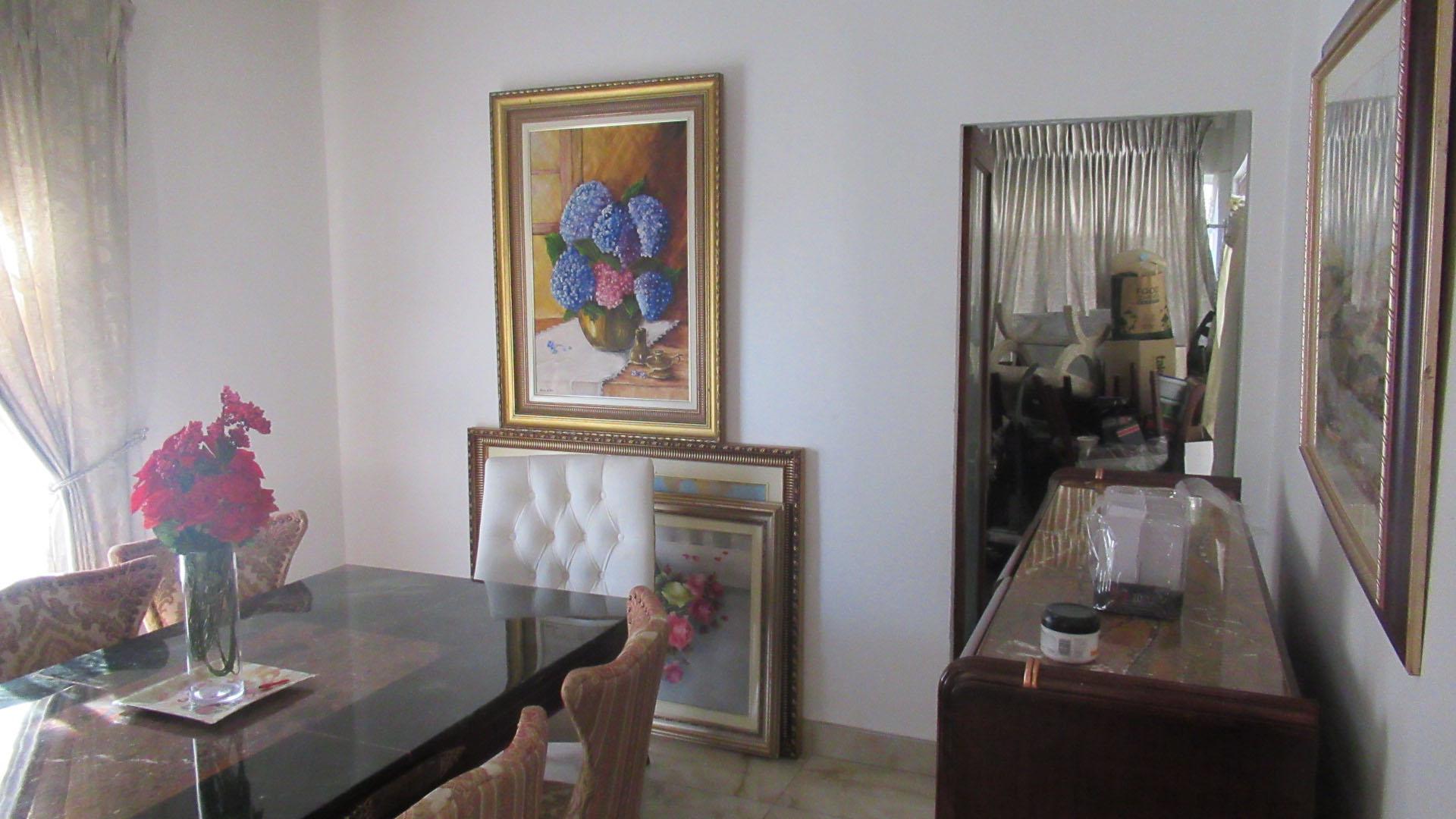 Dining Room of property in Gallo Manor