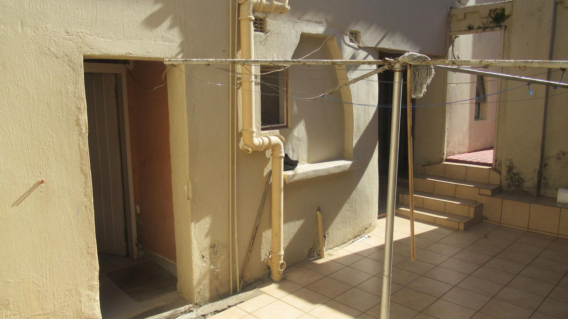 Spaces of property in Gallo Manor
