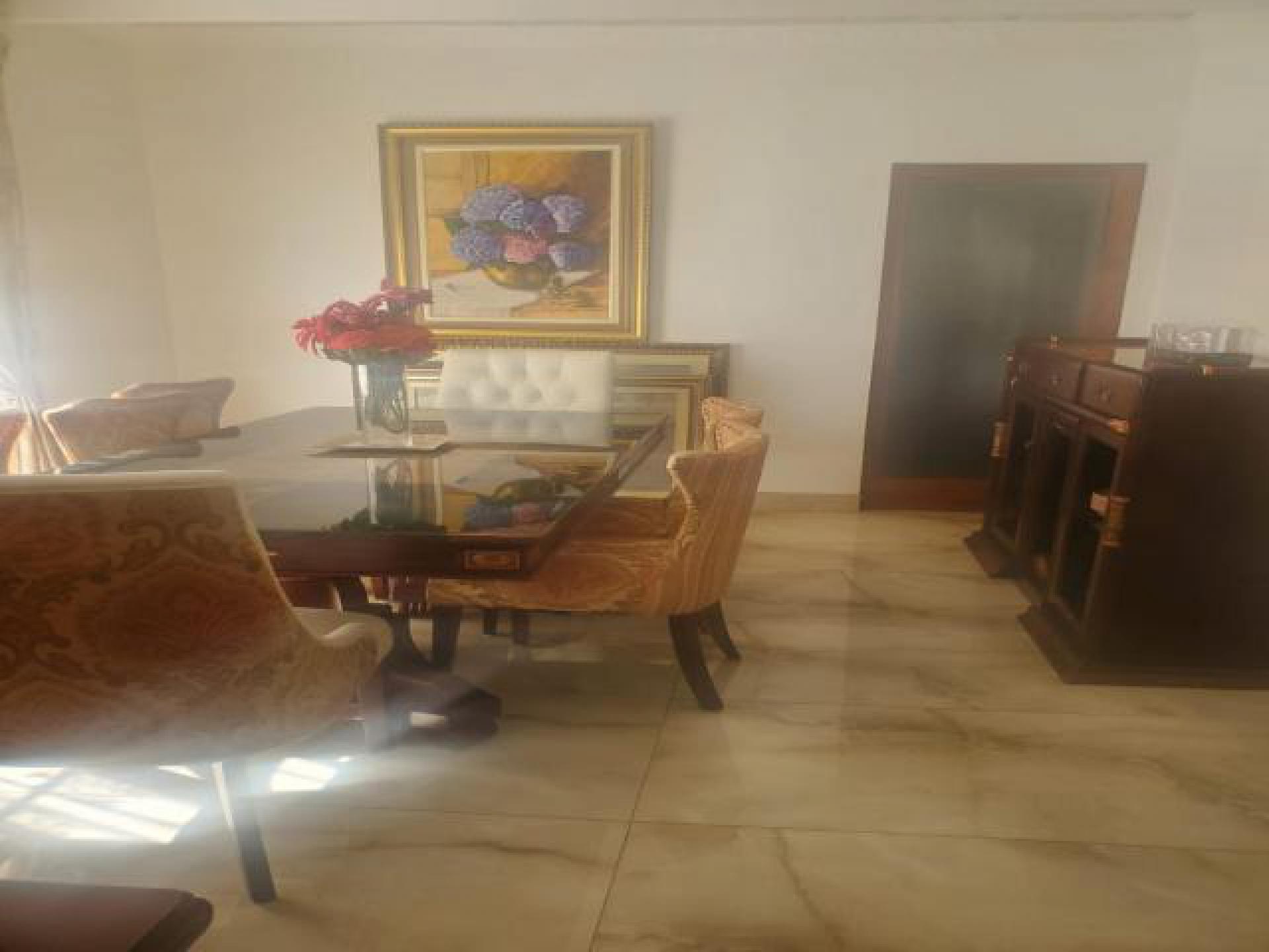 Dining Room of property in Gallo Manor
