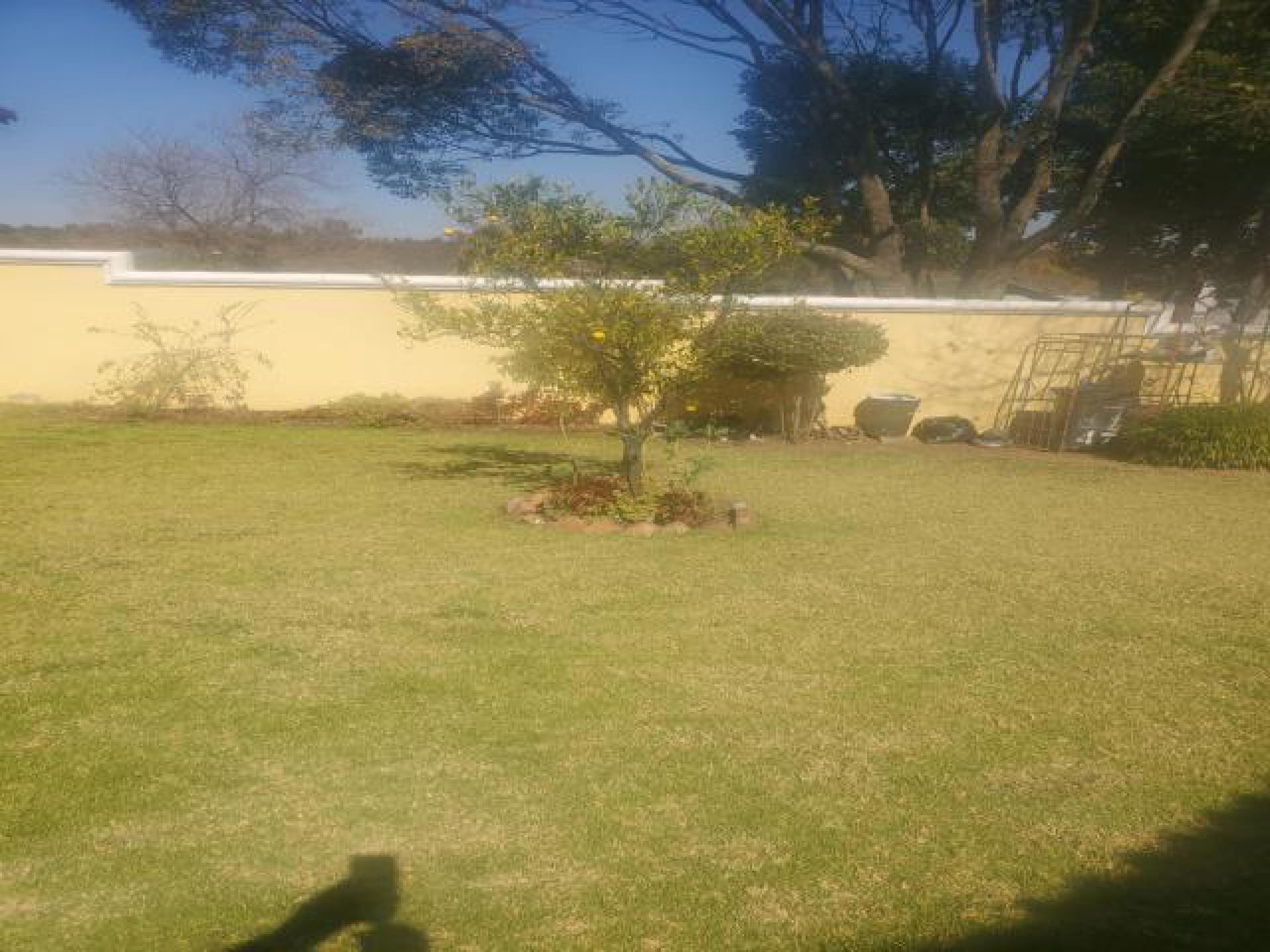 Garden of property in Gallo Manor