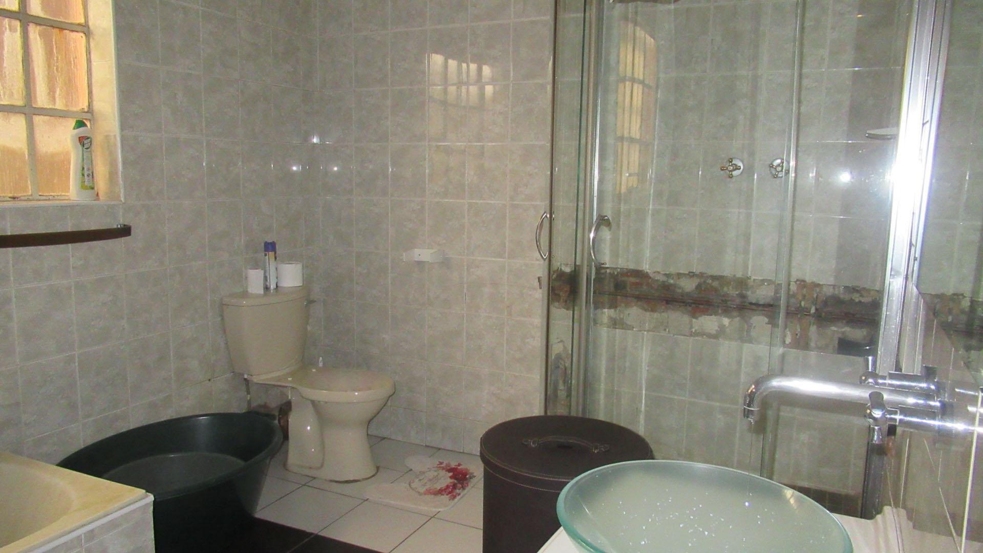 Bathroom 1 of property in Gallo Manor