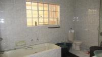 Bathroom 1 of property in Gallo Manor