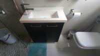 Main Bathroom - 3 square meters of property in Zeekoei Vlei