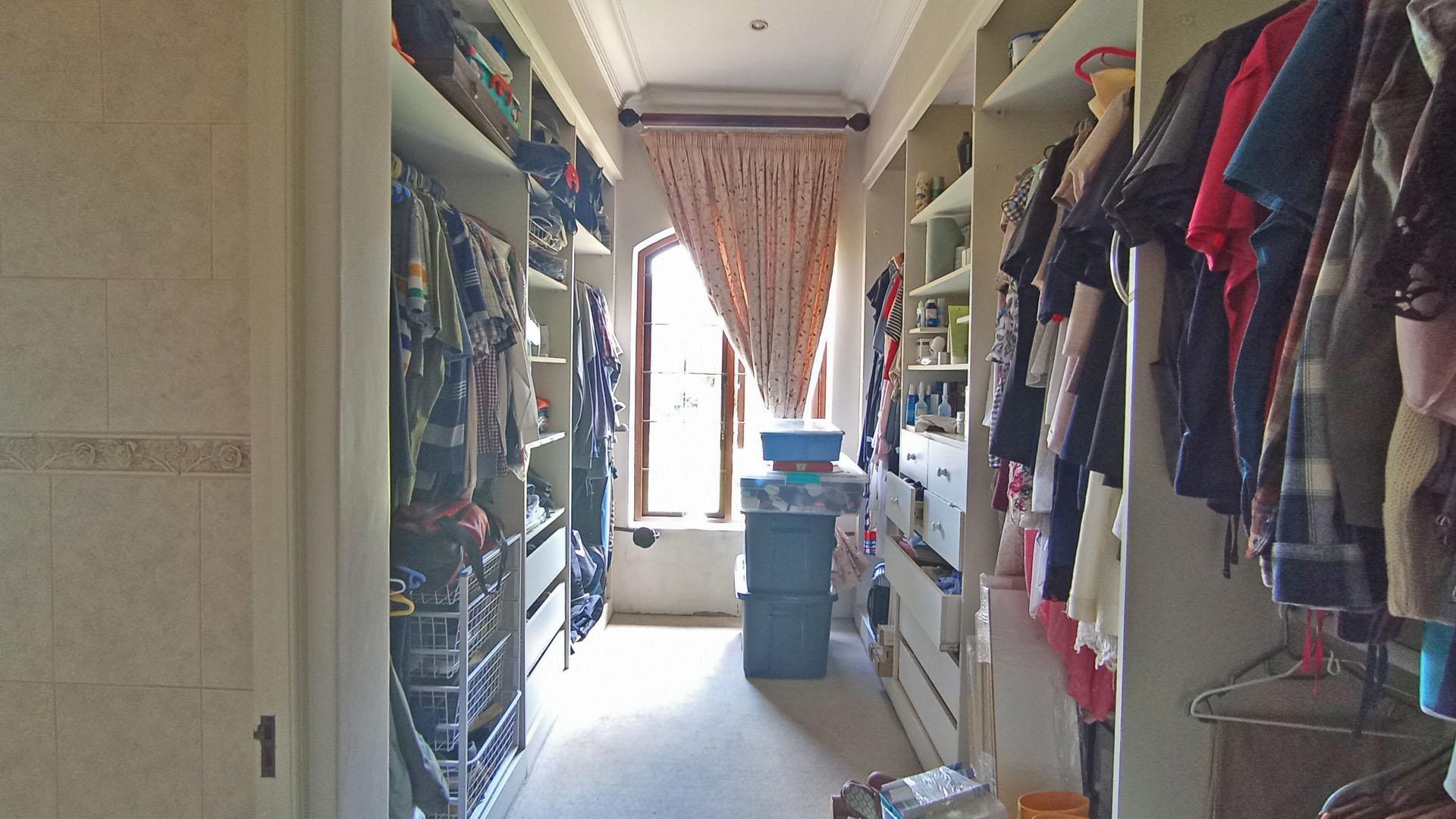 Spaces - 48 square meters of property in Mooikloof