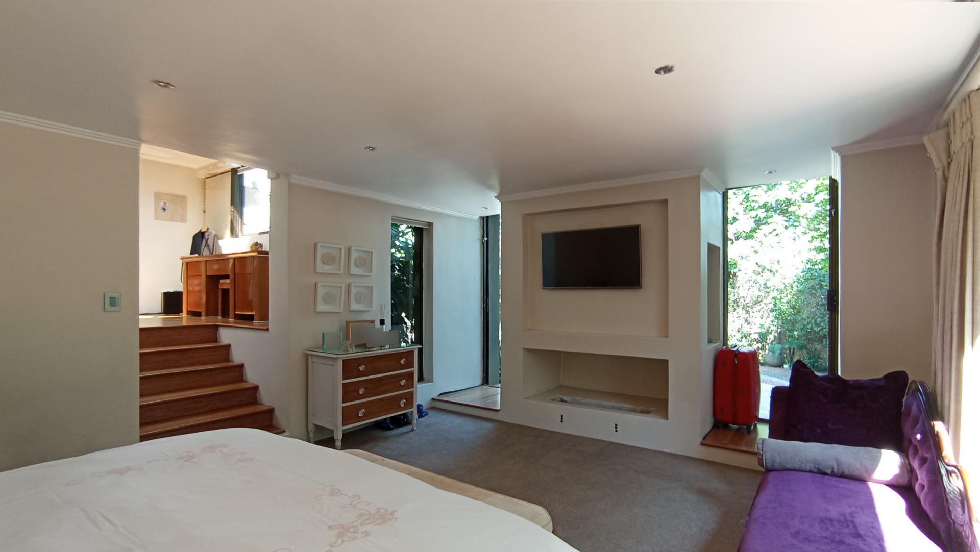 Main Bedroom - 43 square meters of property in Morningside