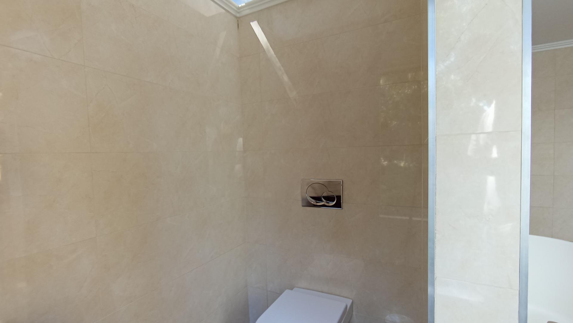 Main Bathroom - 12 square meters of property in Morningside