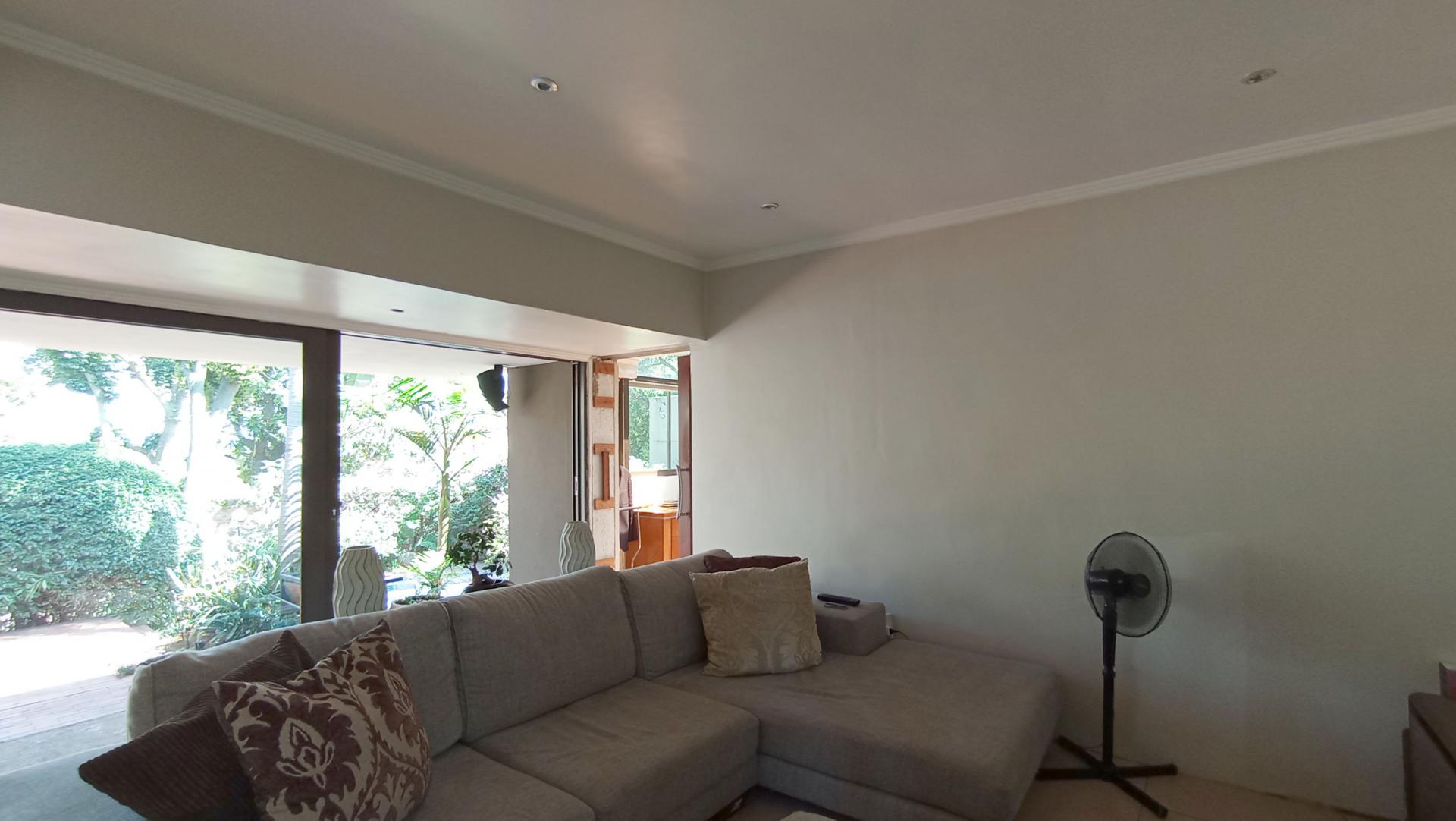 Lounges - 23 square meters of property in Morningside