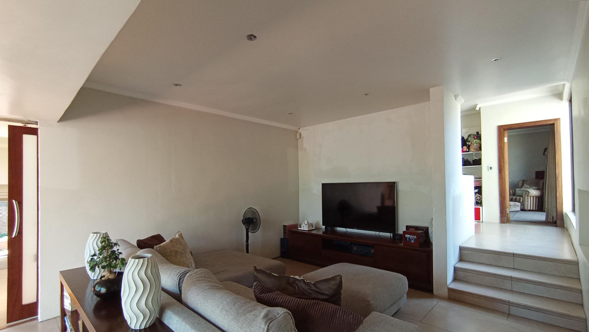 Lounges - 23 square meters of property in Morningside