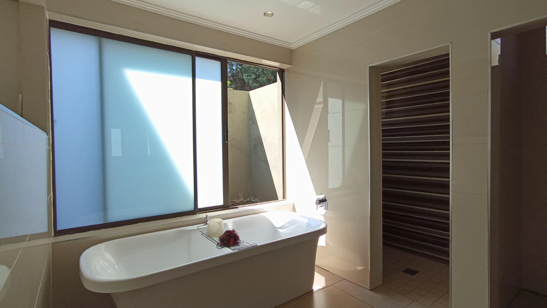 Bathroom 2 - 15 square meters of property in Morningside