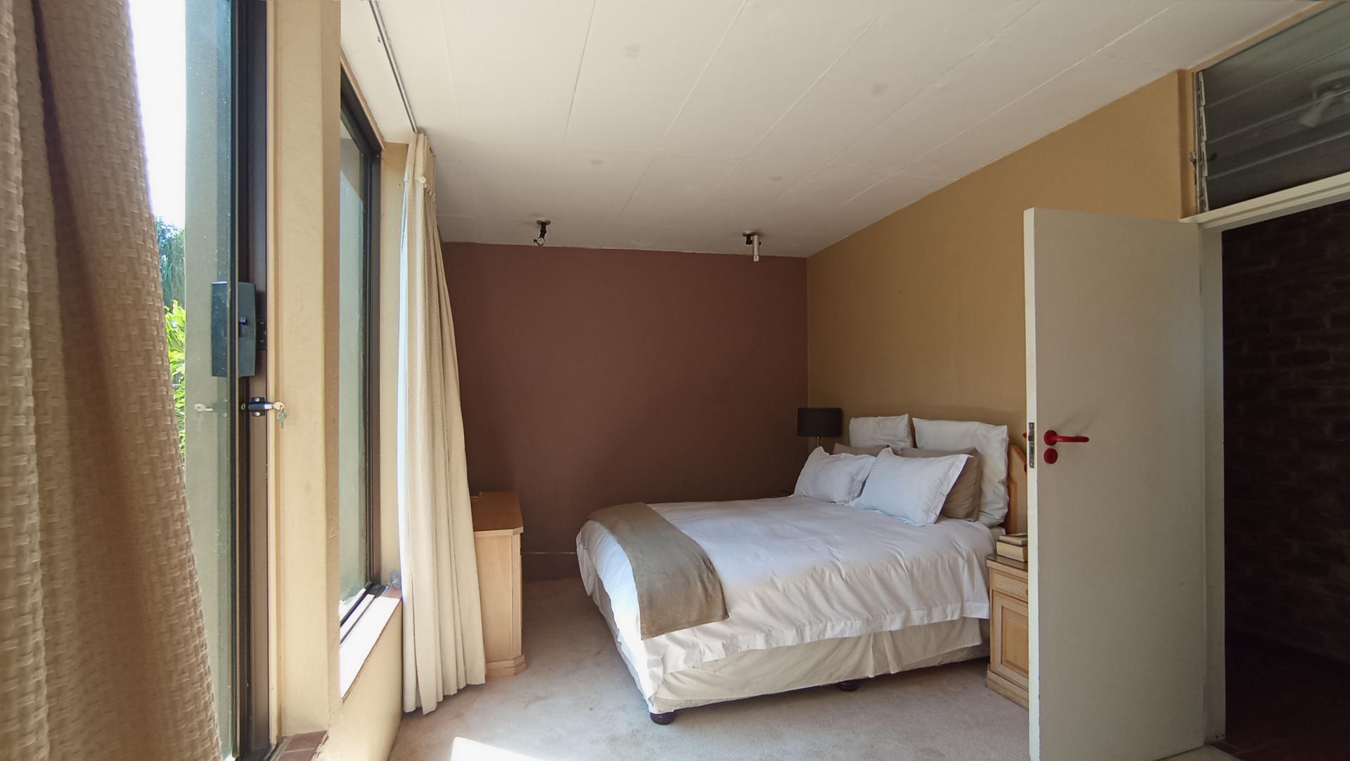 Bed Room 1 - 18 square meters of property in Morningside