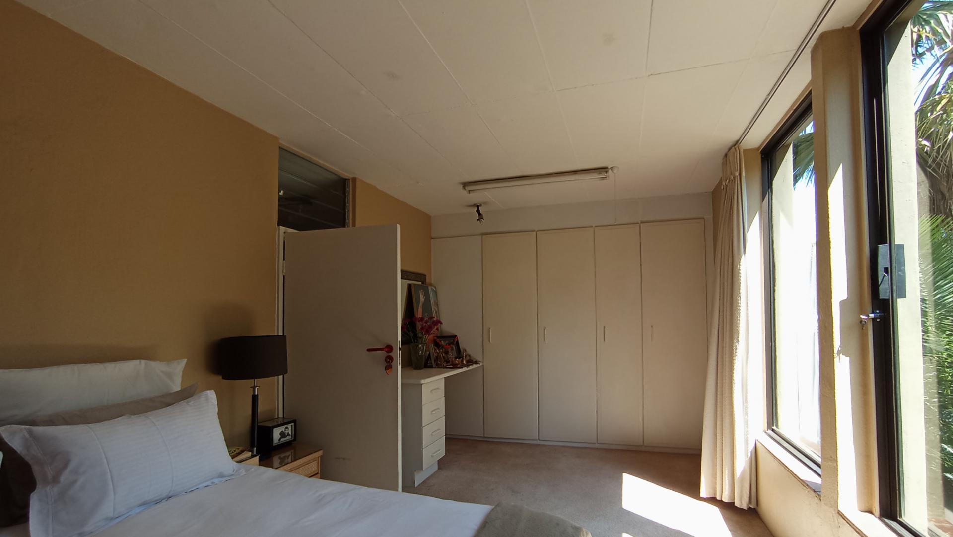 Bed Room 1 - 18 square meters of property in Morningside