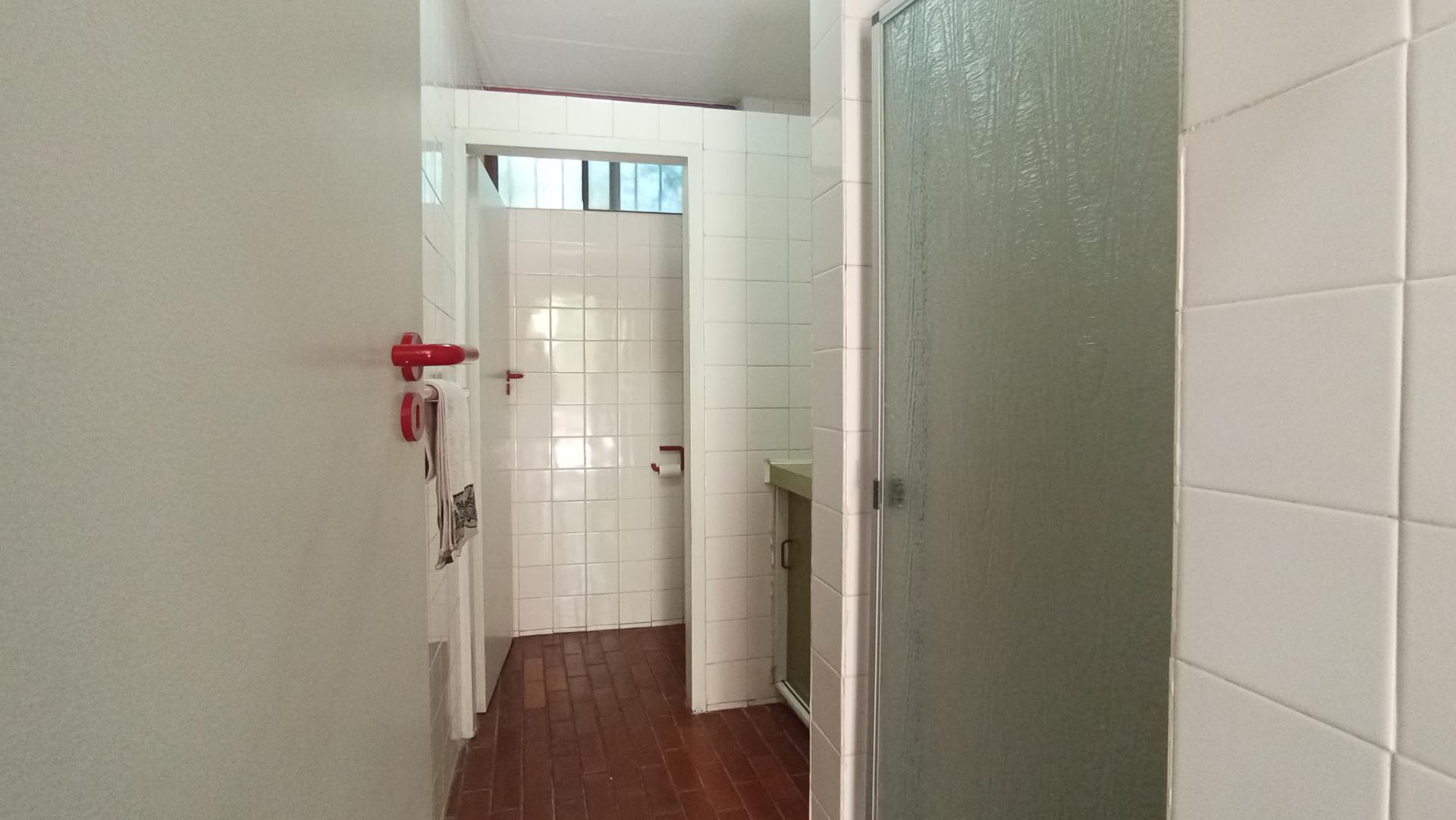 Bathroom 1 - 8 square meters of property in Morningside