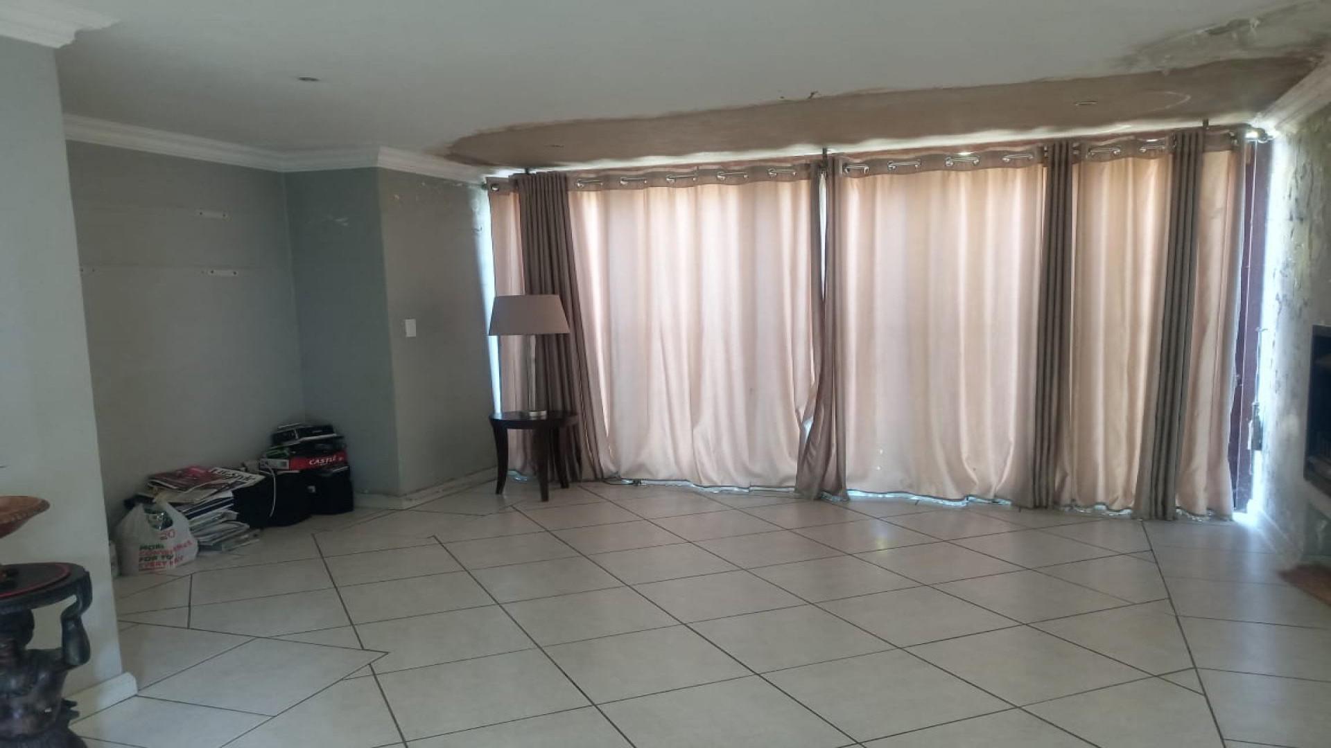 Lounges of property in Monavoni