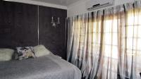 Main Bedroom - 19 square meters of property in Port Edward