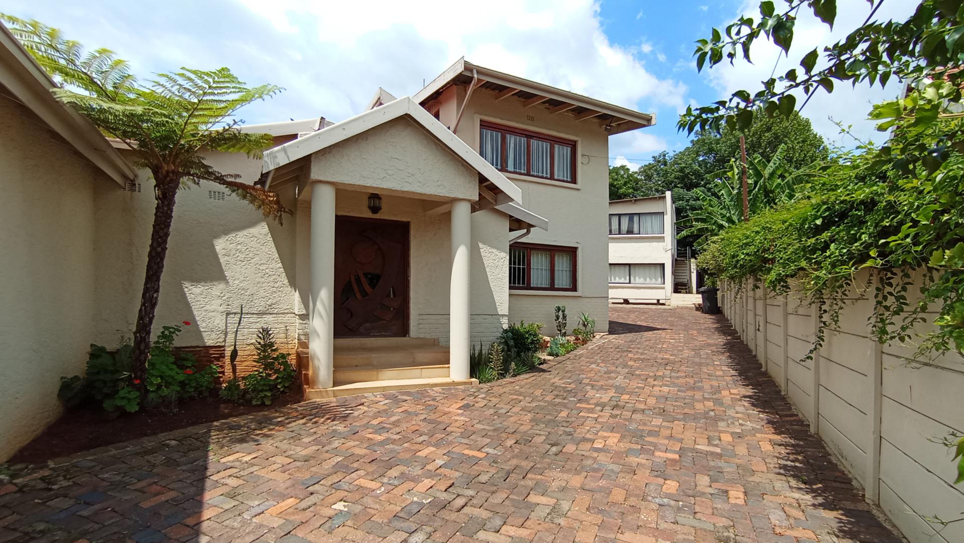 Front View of property in Berario