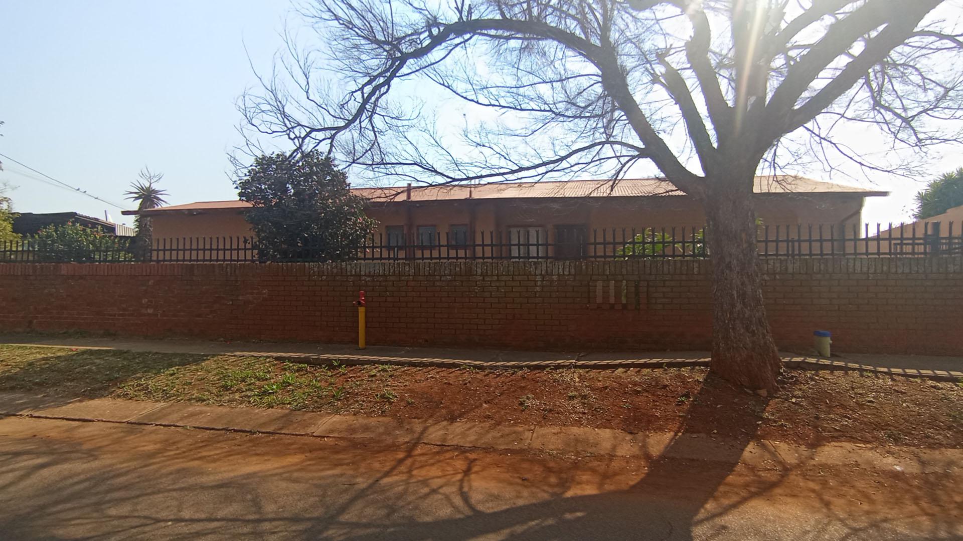 Front View of property in Danville