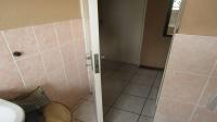 Bathroom 1 - 5 square meters of property in Castleview