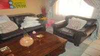 Lounges - 14 square meters of property in Castleview