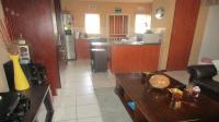 Lounges - 14 square meters of property in Castleview