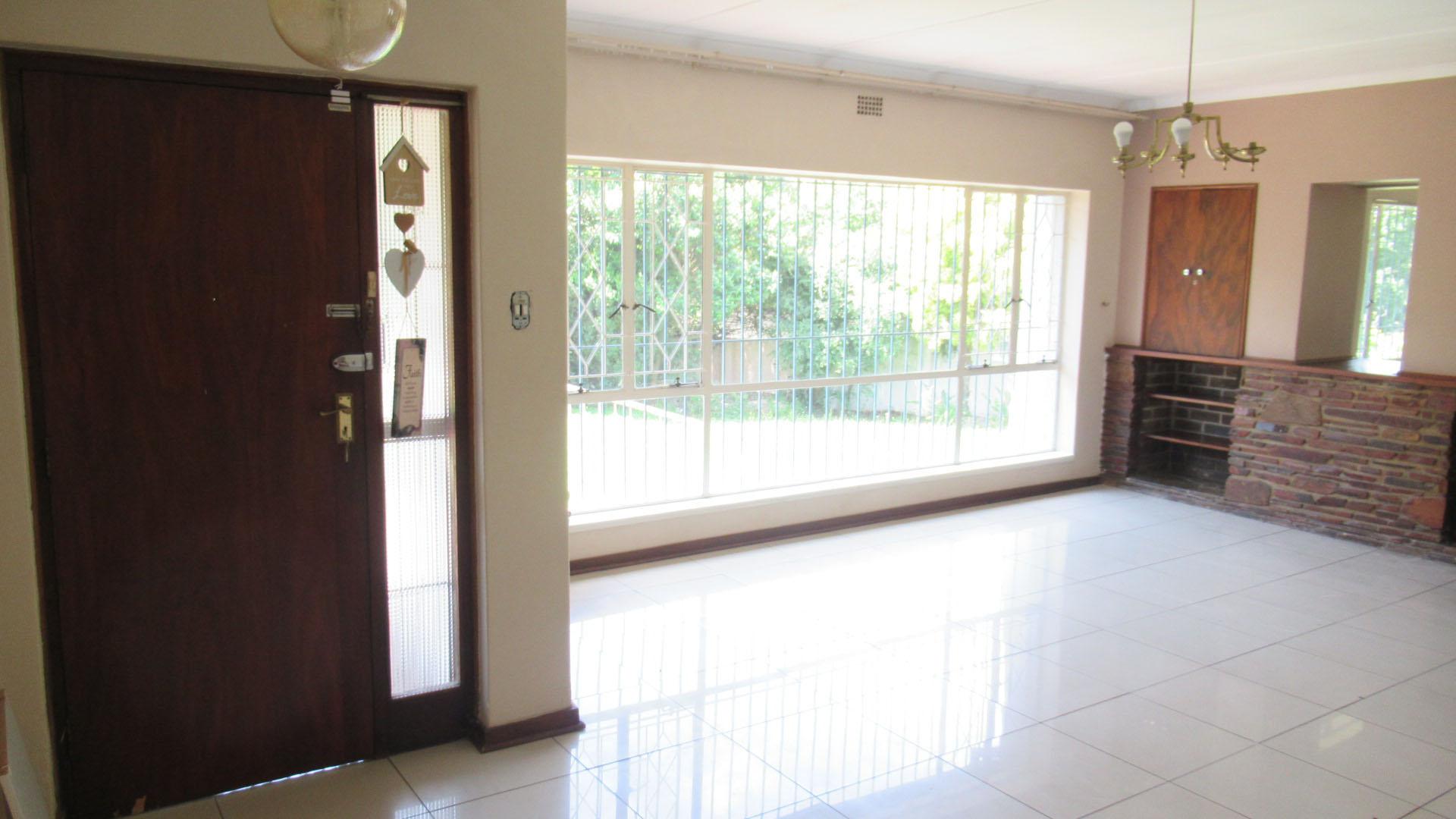 Lounges of property in Gresswold