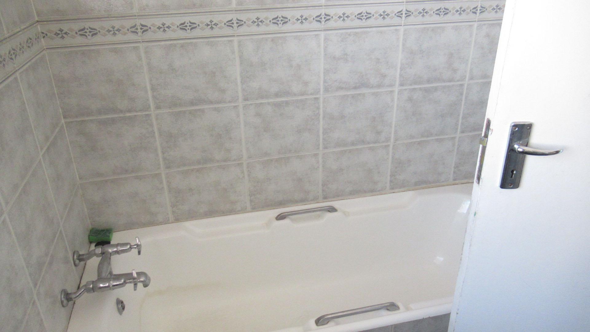 Bathroom 1 of property in Gresswold